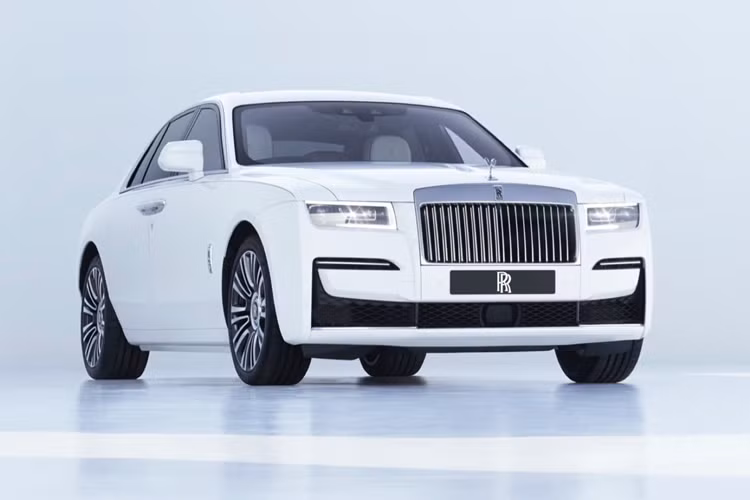 Rolls-Royce cho biết những mẫu xe cá nhân hóa độc đáo nhất đều đến từ Trung Đông. Không chỉ có những yêu cầu khắt khe về tính thẩm mỹ, trong một vài trường hợp, khách hàng tại thị trường này còn yêu cầu hàng phải thực hiện nhiều cải tiến về mặt kỹ thuật.