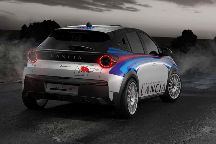 Đánh dấu sự trở lại của Lancia trong các cuộc đua xe sau một thời gian dài không có mẫu xe nào ra mắt, Ypsilon Rally 4 HF được trang bị hệ dẫn động cầu trước. Mẫu xe được trang bị hộp số 5 cấp với bộ vi sai hạn chế trượt cơ học.