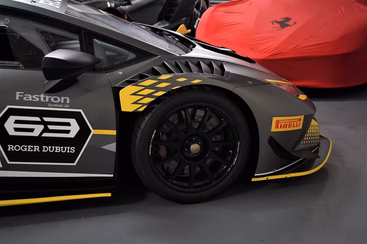 Hai đơn vị này cũng là bộ não để giúp Lamborghini tạo ra những chiếc xe đua trong tương lai". Maurizio Reggiani, Giám đốc kỹ thuật của Automobili Lamborghini chia sẻ. Được biết, người này rất hay nhập các siêu xe giúp cho Phan Công Khanh, 1 trong số đó có siêu phẩm đua McLaren Senna GTR