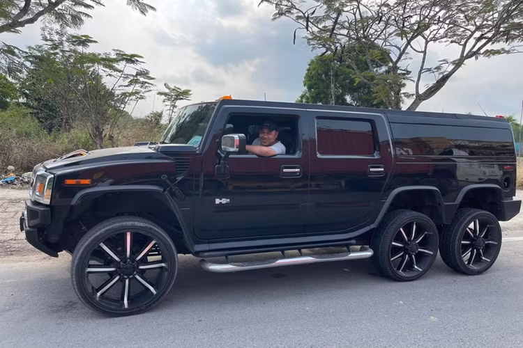 Động cơ xe đi kèm hộp số tự động 4 cấp cho bản cũ, từ năm 2008, xe được trang bị hộp số 6 cấp, nhờ đó mà chiếc SUV hạng sang cỡ lớn Hummer H2 có thời gian tăng tốc từ vị trí xuất phát lên 100 km/h chỉ trong thời gian từ 9,1 giây đến 10,9 giây.