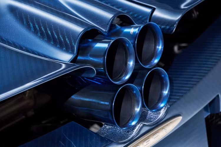 Huayra Epitome là kết quả của nhiều tháng làm việc của đội ngũ và đã thành công nhờ sự nỗ lực của bộ phận Grandi Complicazioni của Pagani, bộ phận đã hợp tác chặt chẽ với khách hàng.