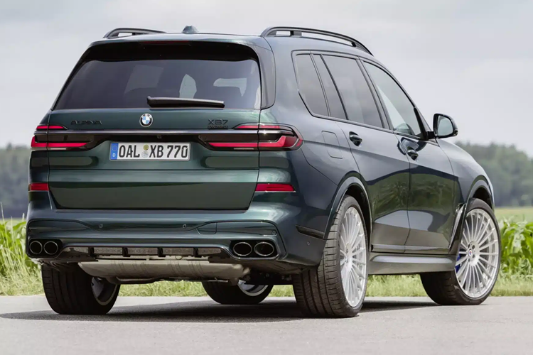 Kể từ khi ra mắt, Alpina đã sản xuất 2.880 chiếc XB7 trong đó có khoảng 550 chiếc cho thị trường châu Âu. Được biết, giá xe BMW Alpina XB7 Manufaktur 2025 bắt đầu từ 190.500 Euro (khoảng 208.047 USD - tương đương 4,95 tỷ đồng) tại Đức. Những đợt giao hàng đầu tiên của mẫu xe này dự kiến vào tháng 3 năm 2025.