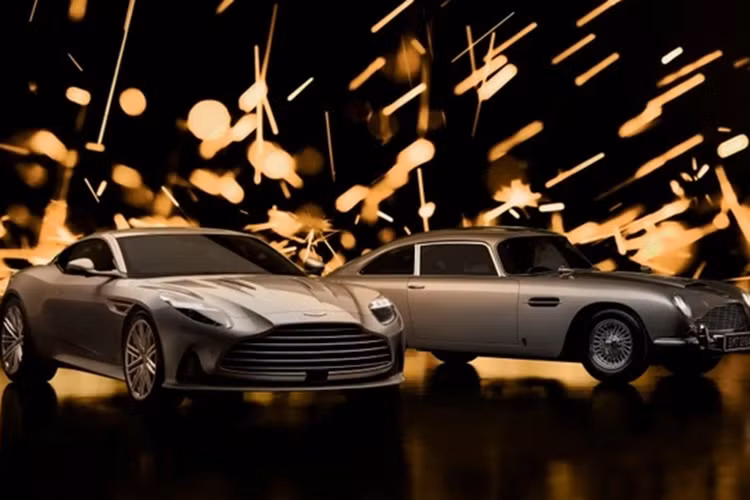 Phần sau là một điểm nhấn thú vị, nhưng đó chỉ là phần nổi của tảng băng chìm vì người mua cũng sẽ nhận được một tạp chí phiên bản giới hạn và một chai rượu sâm banh Bollinger cổ điển năm 2007 với bốn ly Bollinger 007 độc quyền được đựng trong một hộp Globe-Trotter Air Cabin Case được thiết kế riêng.