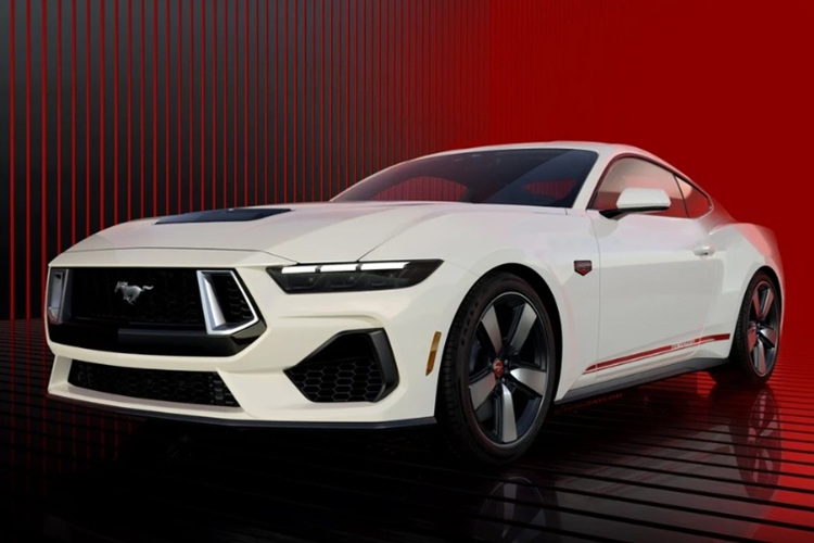 Mẫu xe Ford Mustang GT 60th Anniversary đặc biệt này sẽ có 3 tùy chọn màu ngoại thất là: trắng Wimbledon White, đỏ Race Red và xanh Vapor Blue.