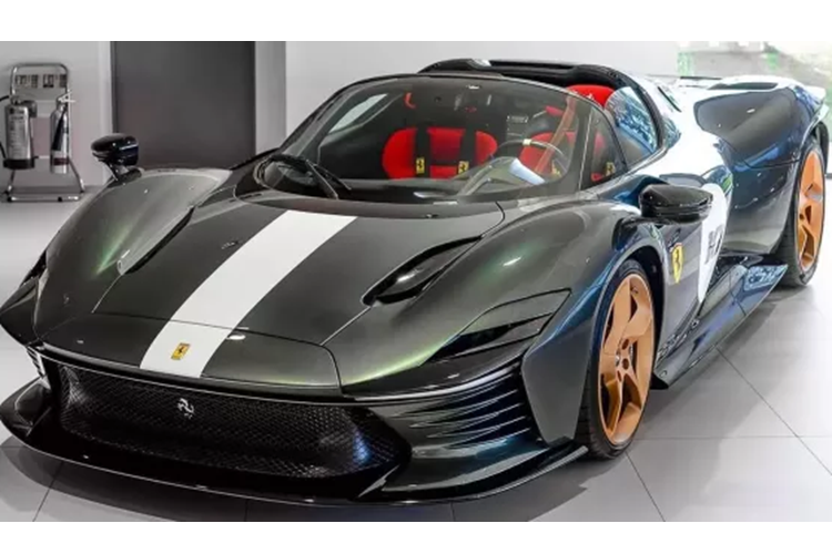 Nhưng Ferrari cho rằng những chiếc xe hàng độc chỉ nên chiếm 20%/1 năm trong tổng số các phiên bản, chứ không nên sản xuất hết, đáp ứng nhu cầu của nhiều người. Còn với các siêu xe bản giới hạn, hãng còn có cách bán hàng đặc biệt hơn, gửi thư mời mua xe, chìa khóa hay bất cứ thứ gì đến khách hàng mà mình chọn lọc kỹ