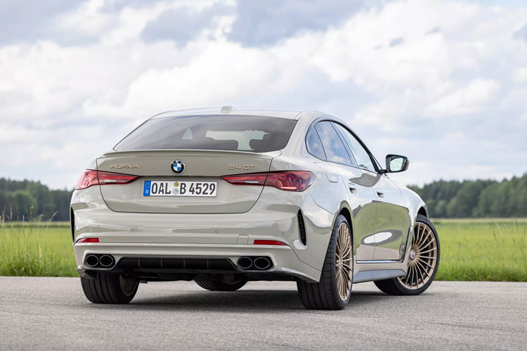 Đây cũng sẽ là lần đầu tiên B3 và B4 được mang hậu tố ‘GT’, vốn là thành phần mà trước đây Alpina từng sử dụng các phiên bản đặc biệt của B5 dựa trên 5-Series. Tuy nhiên trong trường hợp lần này, B3 GT và B4 GT là những mẫu sản xuất mang tính chất tiêu chuẩn của Alpina, thay thế trực tiếp cho B3 và B4 đời cũ.