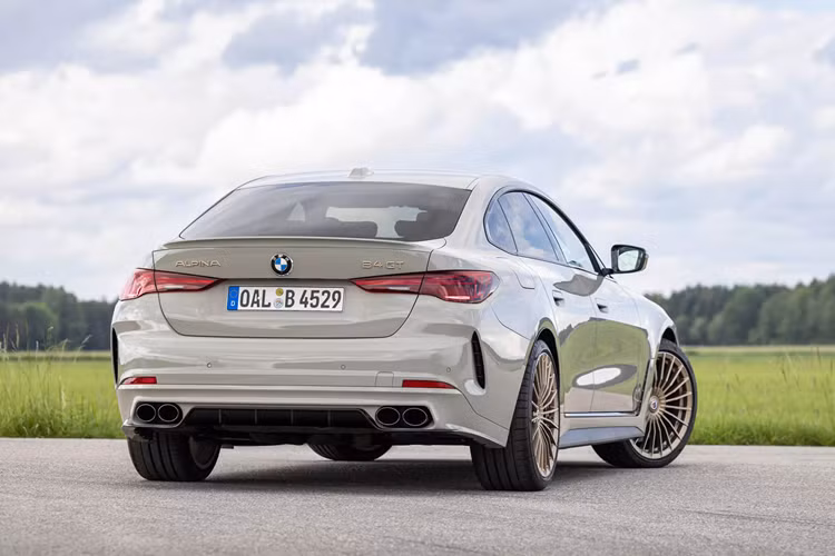 Đây cũng sẽ là lần đầu tiên B3 và B4 được mang hậu tố ‘GT’, vốn là thành phần mà trước đây Alpina từng sử dụng các phiên bản đặc biệt của B5 dựa trên 5-Series. Tuy nhiên trong trường hợp lần này, B3 GT và B4 GT là những mẫu sản xuất mang tính chất tiêu chuẩn của Alpina, thay thế trực tiếp cho B3 và B4 đời cũ.