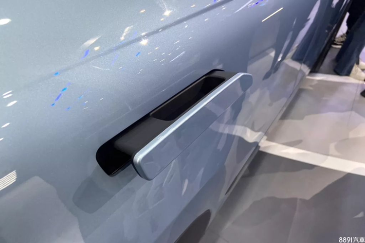 Mẫu xe Jaecoo J7 PHEV 2024 này nằm trong phân khúc xe gầm cao hạng C và sẽ cạnh tranh cùng Mazda CX-5, Hyundai Tucson, KIA Sportage... khi bán ra ở Việt Nam.