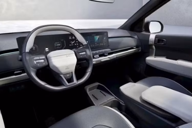 Hệ số lực cản không khí của mẫu SUV điện chỉ là 0.267cd khi xe được trang bị khung bảo vệ gầm xe in 3D phẳng và thiết kế tối ưu khí động học. Về nội thất, hãng xe Hàn Quốc vẫn duy trì phong cách thiết kế tinh tế, tối giản trên EV3.