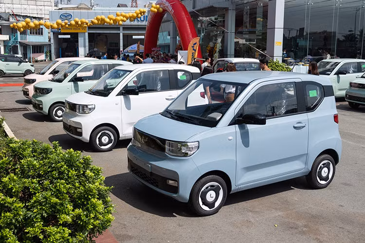 Wuling Hongguang Mini EV e am, giam gia niem yet duoi 200 trieu