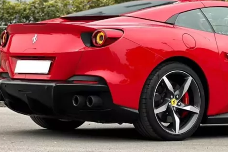 Với sức mạnh này, phiên bản nâng cấp của dòng siêu xe mui trần Ferrari Portofino M có thể tăng tốc từ vị trí xuất phát lên 100 km/h chỉ trong khoảng thời gian 3,45 giây, 0-200 km/h trong 9,8 giây, trước khi đạt tốc độ tối đa 320 km/h.