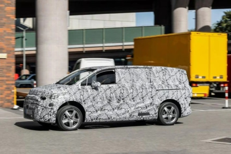 Dựa trên hình ảnh được chia sẻ có thể thấy, mẫu xe van nhà Mercedes-Benz sẽ được trang bị đèn pha mới, tay nắm cửa dạng ẩn, giao diện khung cửa sổ hiện đại và cửa hậu mới. Hiện Mercedes-Benz chưa công bố thông số kỹ thuật của các dòng xe van thế hệ mới.