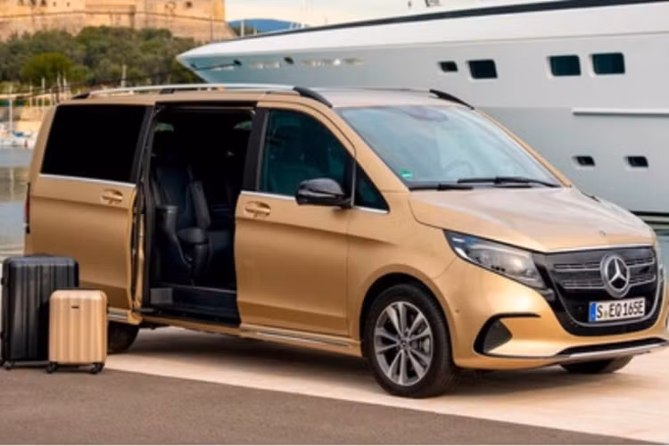Từ đầu tháng 10, hãng xe Đức đã công bố hình ảnh chạy thử nghiệm của Mercedes-Benz van thế hệ mới. Hãng xe cho biết, mọi xe van cỡ trung và cỡ lớn đang được Mercedes-Benz phát triển đều sẽ dùng khung gầm VAN.EA từ năm 2026.