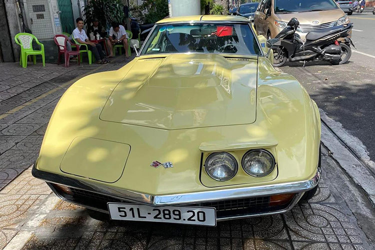 Nếu bạn có tìm mua Chevrolet Corvette C6 hay C7 thì rất nhiều tại Việt Nam, nhưng đối với Chevrolet Corvette C3 hàng độc thì chỉ có đúng 1 xe chất từ màu sơn, nội thất đến động cơ, và tất nhiên khó lòng vượt ra khỏi bàn tay chuyên săn hàng độc của ông Đặng Lê Nguyên Vũ.