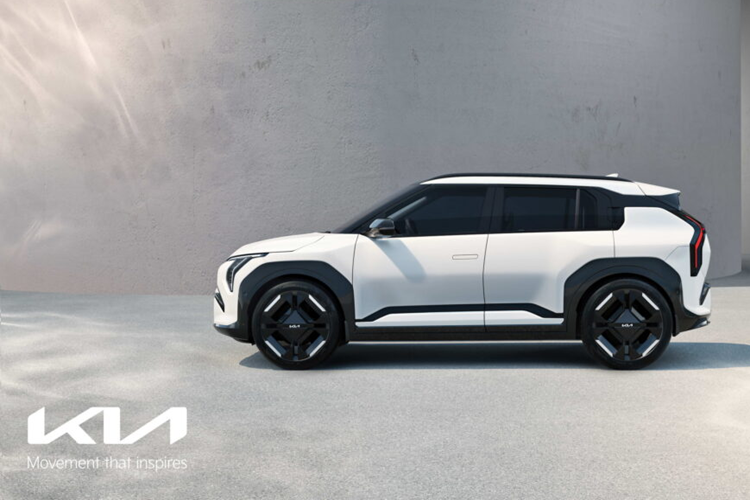 Kia EV3 điện bản thương mại có diện mạo khá giống với mẫu concept năm ngoái, sử dụng các đường nét kiểu dáng hiện đại ban đầu được giới thiệu trên mẫu xe EV9.