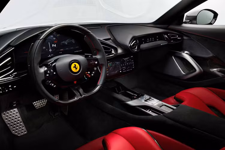 Ferrari cho biết thời gian tăng tốc từ 0 – 100 km/h của xe chỉ trong vòng 2,9 giây. Phiên bản 12Cilindri Spider tăng tốc lên 100 km/h chậm hơn ở mức 2,95 giây. Tốc độ tối đa của cả hai phiên bản có thể đạt mức xấp xỉ 340 km/h.
