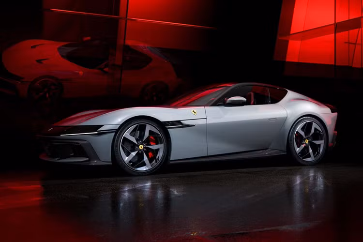 Khối động cơ V12 dung tích 6.5 lít, 65 độ là sự phát triển mới nhất của khối động cơ mã F140 V-12 của Ferrari, lần đầu tiên được sử dụng trên Enzo 20 năm trước.