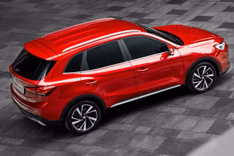 Mức giá xe MG ZS 2025 chưa được tiết lộ, tuy nhiên khởi điểm 27.000 AUD (tương đương 455 triệu đồng), mức giá này cao hơn thế hệ trước. Tại châu Âu, ZS mới là mẫu SUV có giá rẻ nhất thị trường Anh từ 23,900 USD (tương đương 590 triệu đồng), riêng ZS Hybrid sẽ cao hơn đáng kể.