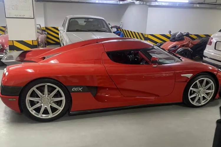 Để tìm hiểu thông tin chính xác chiếc xe Koenigsegg CCX này được nhập về Việt Nam khi nào rất khó, chủ xe vốn là 1 người vô cùng kín tiếng, nhưng 1 trang chuyên về siêu xe Việt Nam đã bật mí rằng nguồn tin riêng của mình cho hay chiếc CCX về nước năm 2018, tức đến nay đã 6 năm.