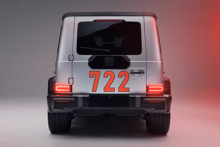 Nếu như phiên bản G63 hiệu năng cao với động cơ mạnh mã hơn 700 mã lực hơi “dư thừa” với nhu cầu người dùng, hãng độ HOF cũng có thể cung cấp phiên bản G-Class “Rebel” bên dưới, được nâng cấp dựa trên G580 chạy điện mới với bốn động cơ kết hợp công suất 587 mã lực và pin 116 kWh.