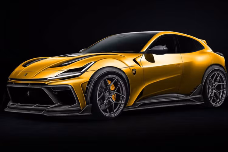 Bộ bodykit biến chiếc Ferrari Purosangue độ Keyvany trở nên góc cạnh, dữ dằn hơn đáng kể so với thiết kế nguyên bản. Ở phía trước, cản trước được thiết kế lại với các khe hút gió lớn hơn, loại bỏ thiết kế nguyên bản của phần cản trước. Xe được trang bị bộ chia hai tầng mạnh mẽ hơn với họa tiết sợi carbon độc đáo được kéo dài nhô ra.