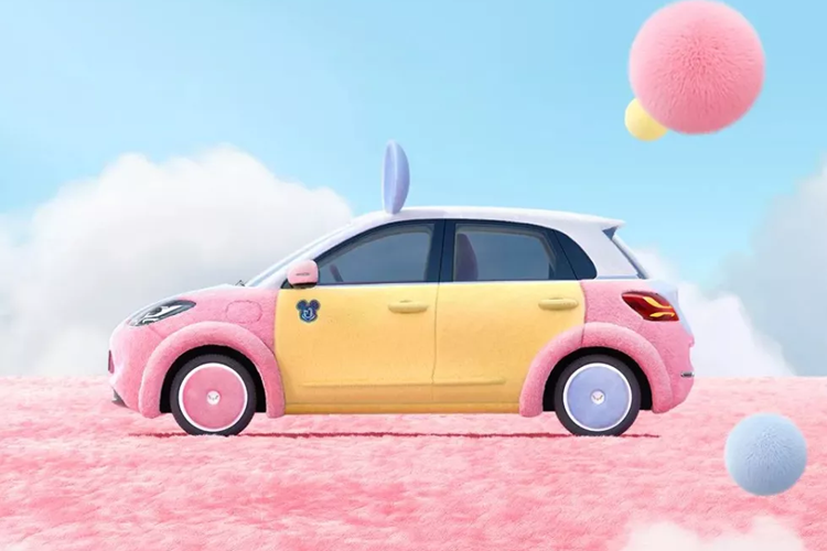 Bạn có nghĩ rằng mình sẽ phủ đầy lông tơ cho ngoại thất xe ôtô Wuling Bingo Mickey 2024 chạy điện, chắc hẳn câu trả lời là không, vì đây là nơi tiếp xúc với bụi bẩn, nhiều vi khuẩn, ánh nắng mặt trời nhất, nên không dại gì phủ lông mịn ở ngoại thất xe, mà còn có cả bánh xe.