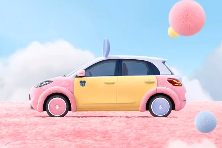 Bạn có nghĩ rằng mình sẽ phủ đầy lông tơ cho ngoại thất xe ôtô Wuling Bingo Mickey 2024 chạy điện, chắc hẳn câu trả lời là không, vì đây là nơi tiếp xúc với bụi bẩn, nhiều vi khuẩn, ánh nắng mặt trời nhất, nên không dại gì phủ lông mịn ở ngoại thất xe, mà còn có cả bánh xe.