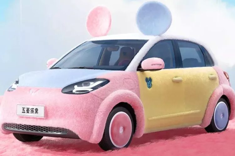 Chính điều này, phiên bản mới nhất của Wuling Bingo đã gây tò mò, vì không thể biết người dùng mục tiêu của nó là nhóm nào, trẻ tuổi, con cái của phụ huynh hay là hot mom.