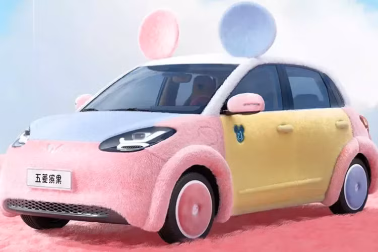 Chính điều này, phiên bản mới nhất của Wuling Bingo đã gây tò mò, vì không thể biết người dùng mục tiêu của nó là nhóm nào, trẻ tuổi, con cái của phụ huynh hay là hot mom.