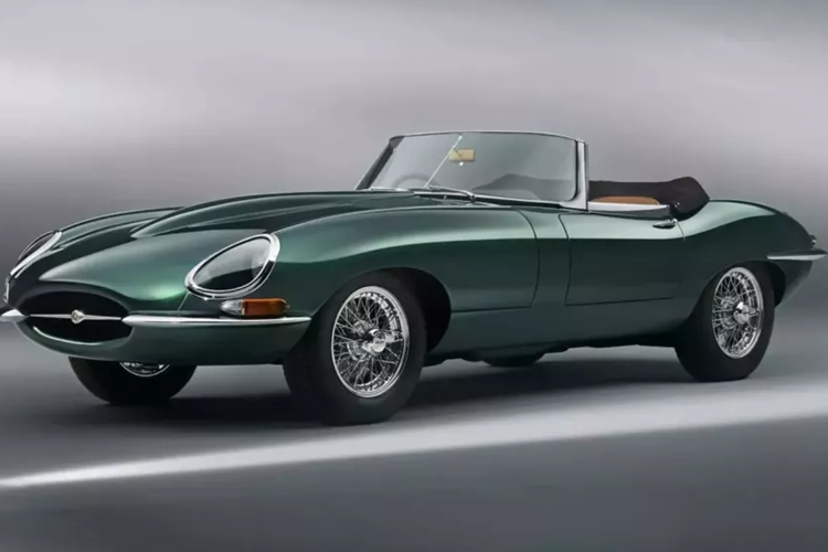 Công ty không tiết lộ giá của hai chiếc Jaguar Classic E‑type Commemorative mới được chế tạo. Tuy nhiên, có thể chắc chắn rằng chúng đắt hơn những chiếc được phục chế tại nhà máy từ vài năm trước, có thể sẽ từ 7 con số trở lên.