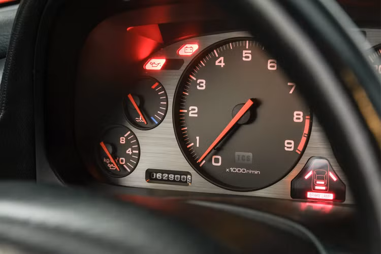 McFagan chia sẻ: “Lần đầu tiên tôi mua chiếc xe này vào năm 2013 trong chuyến đi đến Algarve ở Bồ Đào Nha và đã sở hữu chiếc xe này và tôi cất giữ chiếc xe này ở East Sussex.