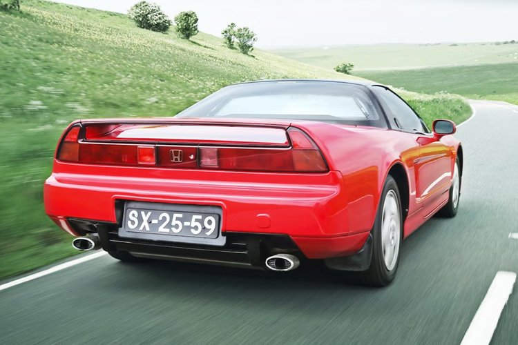 Chính vì vậy, cho dù khách mua xe muốn “chốt” xe ở thời điểm hiện tại thì vẫn sẽ phải chờ cho tới sau tháng 8 để có thể mang mẫu xe có giá trị lịch sử về bộ sưu tập cá nhân.