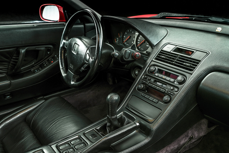 Tài liệu trong thư viện ảnh cho biết chiếc xe ban đầu được gửi đến Bồ Đào Nha để Senna sử dụng cho mục đích cá nhân. Và ở chính nơi này, tay đua Senna đã bán lại cho một người tên là Robert McFagan.