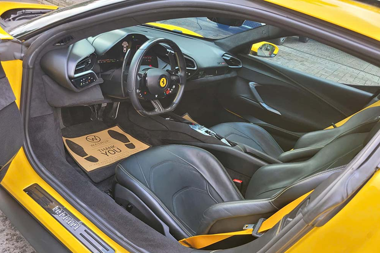 Thông số của mô-men xoắn cực đại do động cơ đốt trong và điện mang đến cho 296 GTB lần lượt là 425 Nm và 315 Nm. Hệ truyền động plug-in hybrid sẽ mang đến cho siêu xe Ferrari 296 GTB sẽ là 818 mã lực và mô-men xoắn cực đại là 740 Nm.