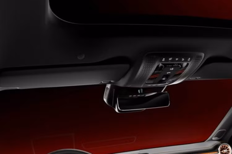 Về nội thất, xe được trang bị bộ ghế thể thao AMG Performance với chất liệu bọc sợi nhỏ màu đen và xe cũng được trang trí với phần đường khâu màu cam tương phản. Các ghế còn có tựa đầu thêu dòng chữ “CLA 45 S” biểu thị phiên bản của dòng xe.