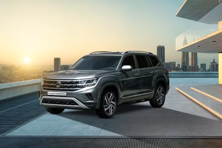 Theo đó, Volkswagen Teramont Limited Edition 2024 mới được nhập khẩu từ Mỹ với giá bán 2,138 tỷ đồng. Mức giá này thậm chí thấp hơn cả bản thường (2,499 tỷ đồng). Hiện xe đã có mặt tại đại lý, khách hàng có thể đến trải nghiệm thử.