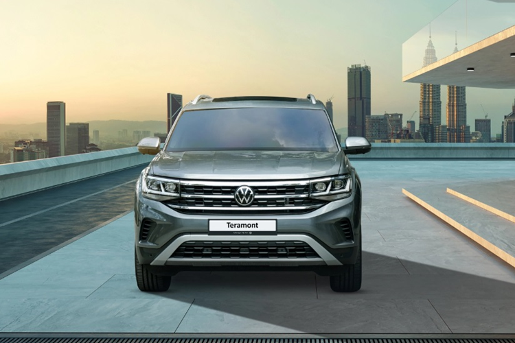 So với bản thường, mẫu xe SUV Volkswagen Teramont Limited Edition có thêm hàng loạt nâng cấp mới từ ngoại hình đến trang bị. Cụ thể, xe được trang bị bộ mâm mới có kích thước 20 inch được phối hai tông màu vô cùng thể thao.