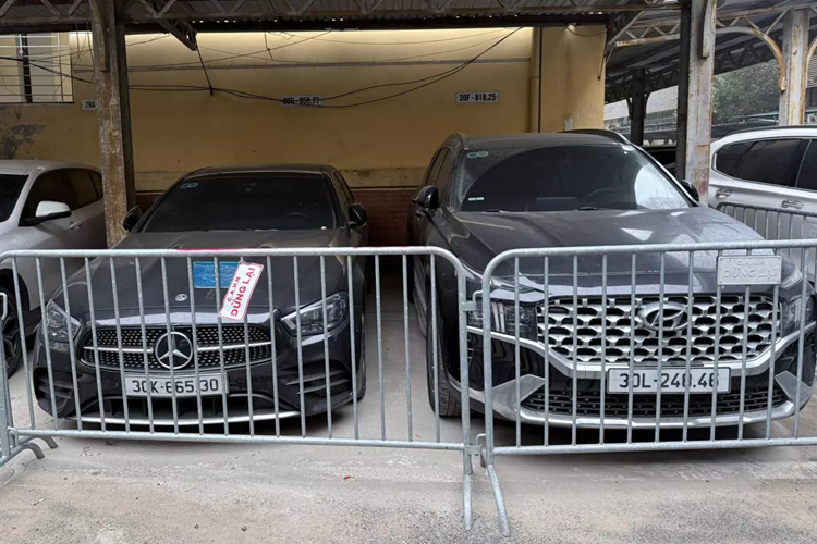 Ngoài ra, siêu lừa Mr Pips Phó Đức Nam còn sở hữu nhiều mẫu xe gắn biển số của nhiều tỉnh khác nhau với giá từ 600 triệu đến 2 tỷ đồng. Ảnh: Internet