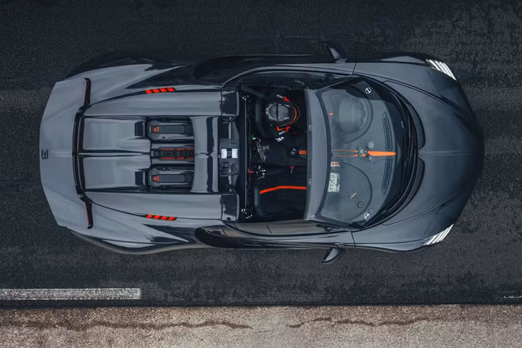 Cả bốn chiếc đều là một phần của bộ sưu tập The Singh Collection, thuộc sở hữu của một khách hàng Ấn Độ.