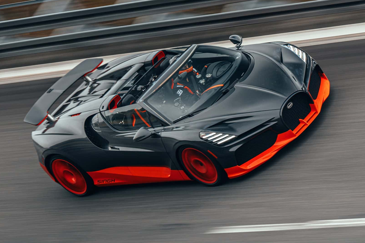 Tuy nhiên, hiện tại Bugatti không còn là một phần của Tập đoàn Volkswagen, nên hãng đã mất quyền tiếp cận đường thử Ehra-Lessien, nơi Veyron và Chiron đã phá vỡ các kỷ lục. Màn trình diễn tuyệt vời của Mistral vừa qua đã diễn ra tại đường thử Papenburg, cũng ở Đức.