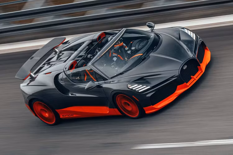 Tuy nhiên, hiện tại Bugatti không còn là một phần của Tập đoàn Volkswagen, nên hãng đã mất quyền tiếp cận đường thử Ehra-Lessien, nơi Veyron và Chiron đã phá vỡ các kỷ lục. Màn trình diễn tuyệt vời của Mistral vừa qua đã diễn ra tại đường thử Papenburg, cũng ở Đức.