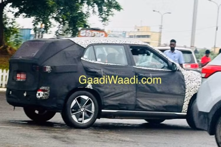 Nhiều đồn đoán cho rằng, mẫu xe SUV điện Hyundai Creta EV sẽ có hai tùy chọn động cơ là: động cơ điện đơn và động cơ điện kép. Xe sẽ có phạm vi hoạt động khoảng 450 km. Với hệ thống phanh tái tạo tiên tiến, người dùng có thể mong đợi phạm vi hoạt động thực tế khoảng 350 km.