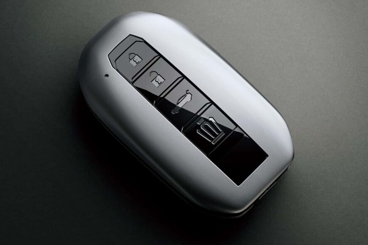 Nếu khách hàng muốn xe có một diện mạo góc cạnh hơn, khách hàng có thể lựa chọn lắp đặt thêm tùy chọn giá nóc là tùy chọn và có thể được trang bị nhanh chóng tại đại lý.