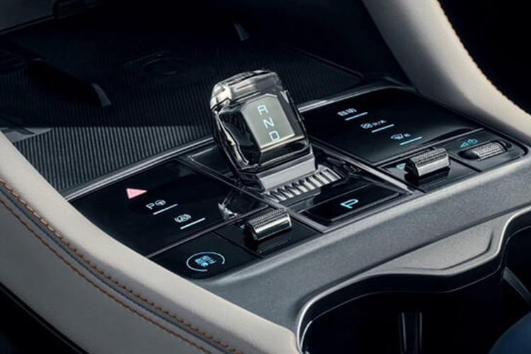 Theo công bố của nhà sản xuất, Song Plus EV 2025 có giá khởi điểm là 149.800 nhân dân tệ (tương đương khoảng 487 triệu đồng). Nhìn chung, giá khởi điểm của Song Plus EV bản tiêu chuẩn vẫn giữ nguyên. 