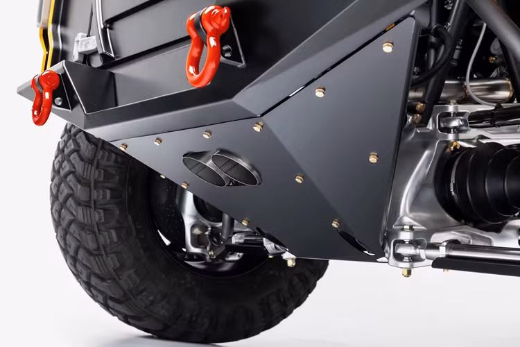 Người lái cũng có thể chuyển về chế độ một cầu để tiết kiệm nhiên liệu. Ngoài ra còn chế độ đánh lái 4 bánh để tiện di chuyển trong không gian hẹp. Chiếc SV Rover đầu tiên được hoàn thiện đã được trưng bày trong khuôn khổ giải đua xe trên băng quốc tế FAT ở Aspen, Colorado, Mỹ.