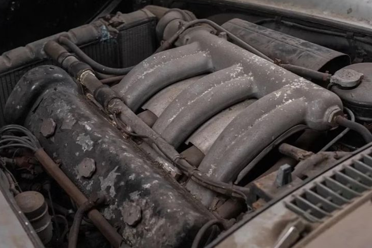 Chinetti cũng là người sáng lập Đội đua xe Bắc Mỹ (NART) của Ferrari, qua đó mở đường cho những chiếc siêu xe của thương hiệu “Ngựa chồm” tiến vào thị trường Mỹ. Xe được Chinetti bán lại cho Rudi Klein – một nhà sưu tầm ôtô tại Mỹ vào năm 1976 với giá 30.000 USD.