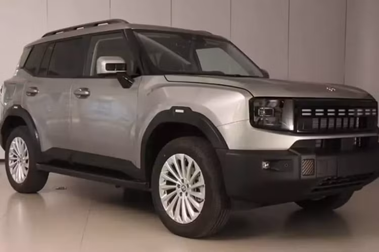 Chiếc xe sẽ sử dụng hệ thống Kunpeng Super Performance Electric Hybrid C-DM của Chery , tương tự như hệ thống của dòng Chery Fulwin, bao gồm động cơ 1.5T (model SQRH4J15) với công suất tối đa 115 kW (154 mã lực), động cơ điện và bộ pin lithium sắt phosphate do CALB-Tech cung cấp.