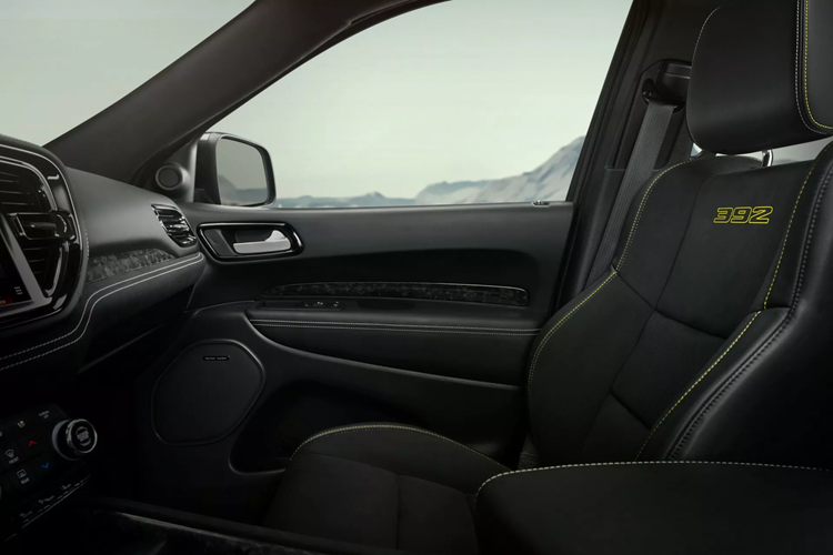 Tương tự như những phiên bản đặc biệt khác, việc đặt hàng Durango SRT 392 AlcHEMI 2024 không hề đơn giản. Khách hàng có thể đến đại lý có xe trong tháng 2 thông qua Horsepower Locator tại DodgeGarage.com. Các đại lý sẽ được phân bổ xe dựa trên doanh số bán hàng trong tháng 1. Dự kiến việc sản xuất sẽ bắt đầu vào tháng 4 và giao xe sẽ diễn ra vào tháng sau.