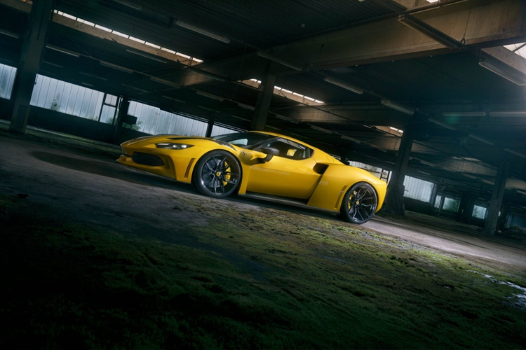 Hoàn thiện những nâng cấp ở thân xe là nắp động cơ tùy chỉnh cũng như bộ khuếch tán bằng sợi carbon mới. Ngoài ra, nhằm hoàn thiện diện mạo dữ dằn của chiếc siêu xe Ý, xe được trang bị bộ mâm 22×12,5 inch đặt riêng phía sau và 22×9,5 inch được đồng phát triển với Vossen.