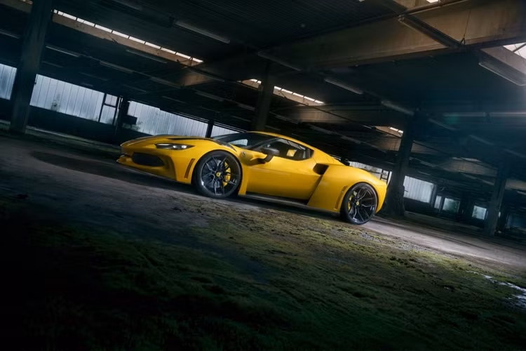 Hoàn thiện những nâng cấp ở thân xe là nắp động cơ tùy chỉnh cũng như bộ khuếch tán bằng sợi carbon mới. Ngoài ra, nhằm hoàn thiện diện mạo dữ dằn của chiếc siêu xe Ý, xe được trang bị bộ mâm 22×12,5 inch đặt riêng phía sau và 22×9,5 inch được đồng phát triển với Vossen.